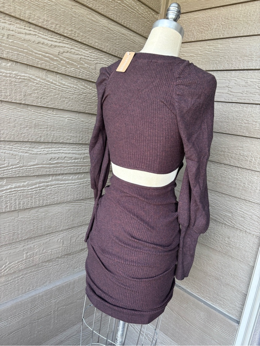 vestique Long-Sleeve Ribbed Bodycon Dress in Plum - Picture 3 of 4